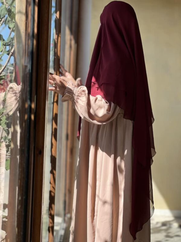 Jilbab-femme-abaya-femme-Chams-beige-rose-longue-jilbab